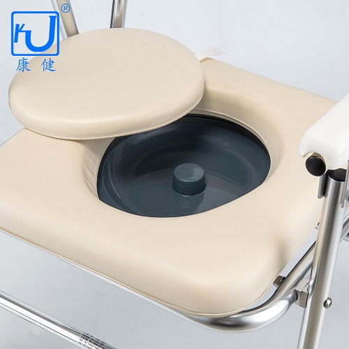 Kas yra „Commode“ kėdė? Kaip senjorai pasirenka tinkamą komodos kėdę?